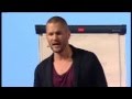 Niklas Modig is lecturing about 