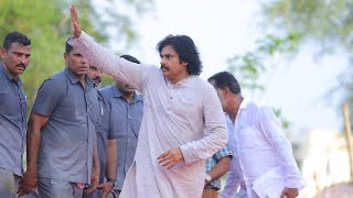 JanaSena Chief Sri #PawanKalyan Grand Entry || #JanaSenaRythuBharosaYatra || పర్చూరు రచ్చబండ