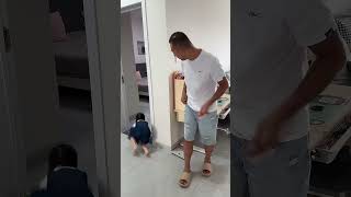 爸爸偷藏私房钱，万万没想到这下爸爸懵了吧！#funny #搞笑 #baby