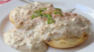 Country Gravy - Creamy Bacon Sausage Gravy Recipe