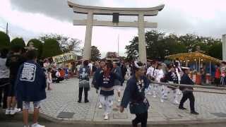 20130915‐2082　やわたんまち　鶴谷八幡宮一の鳥居を後に館山駅に向かう神明町の山車