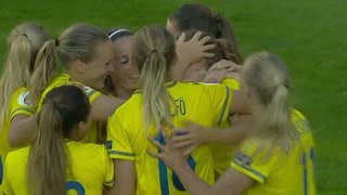 Berglund nickar in sitt första landslagsmål och 6-0 till Sverige - TV4 Sport