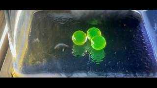 Is Uranium Glass Really Safe? Watching It in a Cloud Chamber 🔬