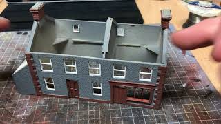 Building A OO Gauge Model Railway: Scratch Build Series - 1.8 Fitting The Roof