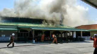 Terbakar nya sebuah masjid(4)