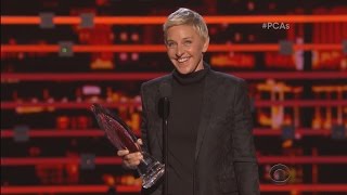 Ellen Wins the People’s Choice Humanitarian Award!