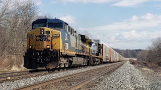 CSX 73 with Killer K5HLL horn leads Q217