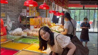 Girls in Nanning—Food Exploration in Shuijie Street