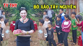 Ty Thy nấu bò xào đãi bà con Tây Nguyên nhà Alibaba - Ty Thy Vlog Gỏi đu đủ