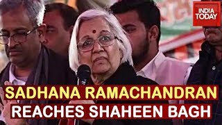 Interlocutor Sadhna Ramachandran Reaches Shaheen Bagh To For Another Round Of Mediation