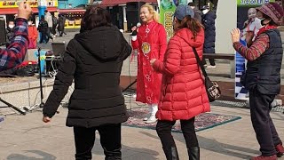 관광객 아줌마 막춤과 멋쟁이 가수 하태춘 '무조건'신나고 힐링됩니다.