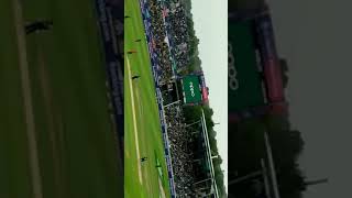 Mohammad Amir first ball wicket - Insane Crowd Reaction !
