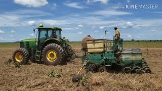 Roque Tratores: John Deere 6165 J plantando soja