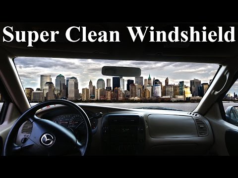 How to Super Clean the INSIDE of Your Windshield (No Streaks) How to Super Clean the INSIDE of Your Windshield (No Streaks)