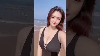 美女tiktok抖音比基尼