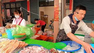 天氣一熱配酒小菜開始上場 高雄金獅湖市場帥城武海鮮拍賣興達港王中皇海鮮叫賣