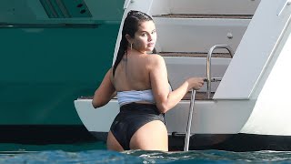 Selena Gomez In Wet Bikini Highlights Killer Curves In Mexico