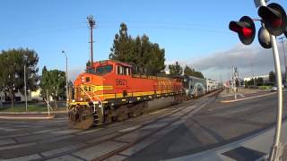 BNSF AC44CW leads Metrolink RBRX 18533