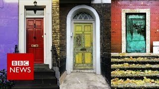 Doortraits: The Instagram obsession with doors - BBC News