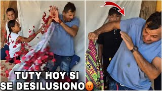 Tuti le destruyó todo el arreglo en la cara a soculo él no quiere casarse con Tuti 😡￼