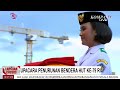 momen penyerahan bendera pusaka kepada pemimpin upacara penurunan hut kr 79 ri