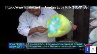 Aksi Heboh Pedagang Menarik Pembeli