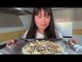 地中海美食vlog：我第一次尝试做披萨！边缘烤焦了！你最喜欢的披萨口味是什么呢？