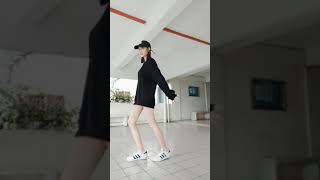 你们最近比较喜欢穿什么颜色的衣服？❤🎽💭