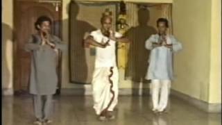 Guru Kelucharan Mohapatra teaches Shankara Varanam Pallavi 1984