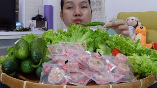 แหนมหนังหมู กินทีไรแซ่บทุกที กัดพริกสดแกล้มเข้ากันมาก😋🌶️