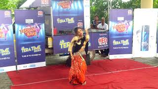 Choli k peeche dance by me in clg powered by radio mirchi 93.5 red fm..