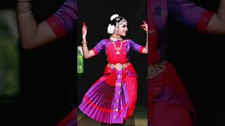 കിട്ടിയ അവസരത്തിൽ ചില പോസുകൾ #dancelovers  #devika #schoolartsfestival