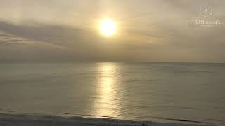 CALM THERAPY HD VIDEO • MIDDAY SUN • OCEAN BEACH WAVES • SOUND MEDITATION • ARTIST EMERALD