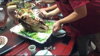 郑州这家驴肉店30斤的驴头宴，才卖398元，真便宜啊