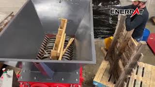 See how a enerpat two shaft shredder process the wood pallet