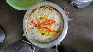 Cooker Chicken Biryani 🤤 sirf 60₹ ka   #Raipurfoodpedia #chickenbiryani #Shorts #shortvideo