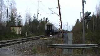 Express train 706 and InterCity 73 meeting on Haapakoski station