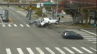 Crashes Caught on Seattle Traffic Cameras #17!