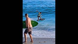 Skimboarding tricks at Aliso beach in California 🇺🇸 スキムボードトリック