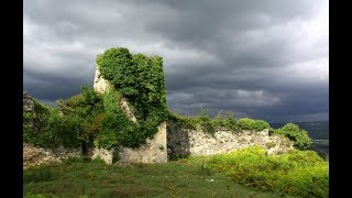 ჭაქვინჯის ციხე დანგრევის პირასაა