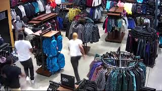 'Flash mob' shoplifters descend on Pleasant Prairie North Face store [VIDEO]