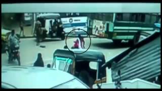 Women fell down from a poor conditioned bus in Tamil Nadu, India - CCTV Footage