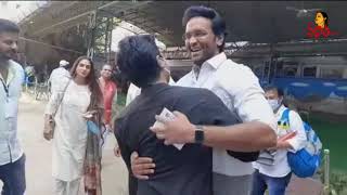 Ram Charan Hugs Mohan babu, Vishnu | MAA Elections 2021 | Vanitha TV