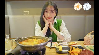 🧟‍♀️丧妹 ASMR／歪 饭点了 一起吃点？（观众代入式对话视频） Have a meal together , Situational ASMR