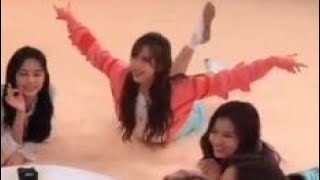 TWICE memes/vines that I saved on my phone