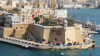 View of Three Cities from the Upper Barrakka Gardens,Valletta, Malta. マルタ、ヴァレッタのアッパー·バラッカ·ガーデンからの眺め。