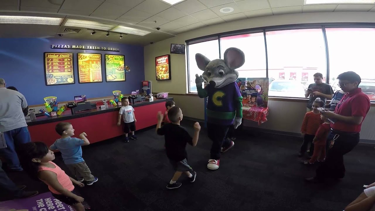 Chuck E Cheese Dance And Throwing Tickets - YouTube