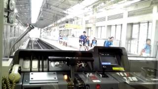 横浜駅を出発する京急電鉄