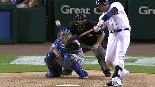 LAD@DET: Miggy rips a triple to pad the Tigers' lead