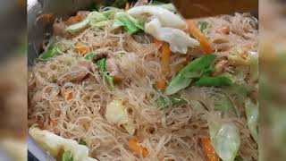 BIRTHDAY NG KUYA KO KAYA PINAGLUTO KO SYA NG PANCIT BEHON